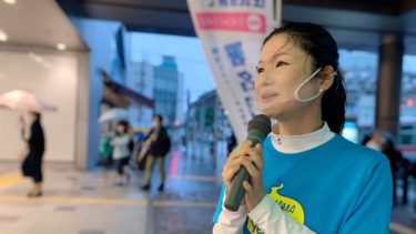 カジノ住民投票実現へ向けての署名集め@青葉台駅（2020.09.25）