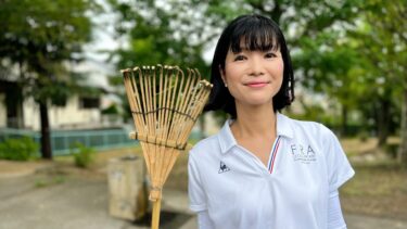 落葉シーズン、皆さんと一緒に熊手で幸福なまちを目指します！（2023.10.18）