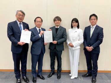 特別市法制化に関する要望書を衆参総務委員長へ手交(2025.01.23)